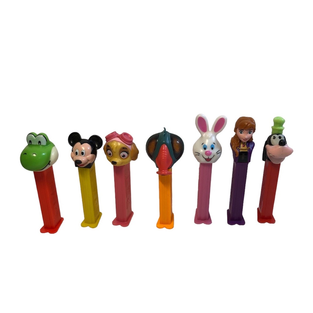 Lot of 7 Vintage Pez Dispensers Goofy, bunny, Mickey, Yoshi, Disney